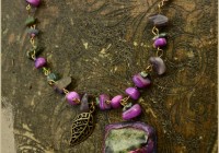 purple-woodland-neckl05web